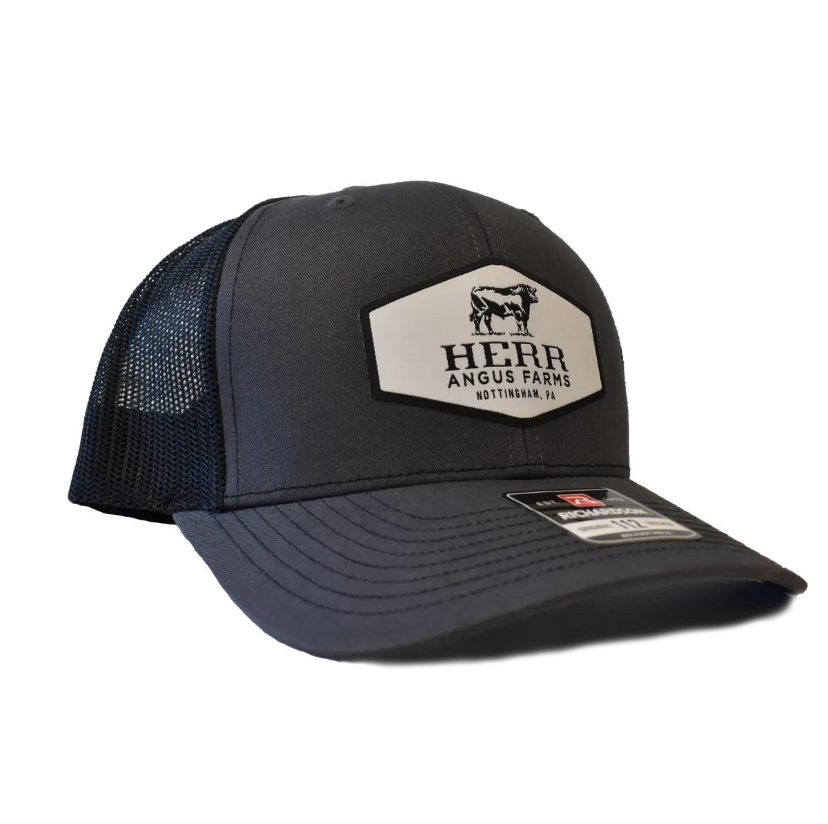 Herrs Angus Farms Trucker Hat truckerkeps svart