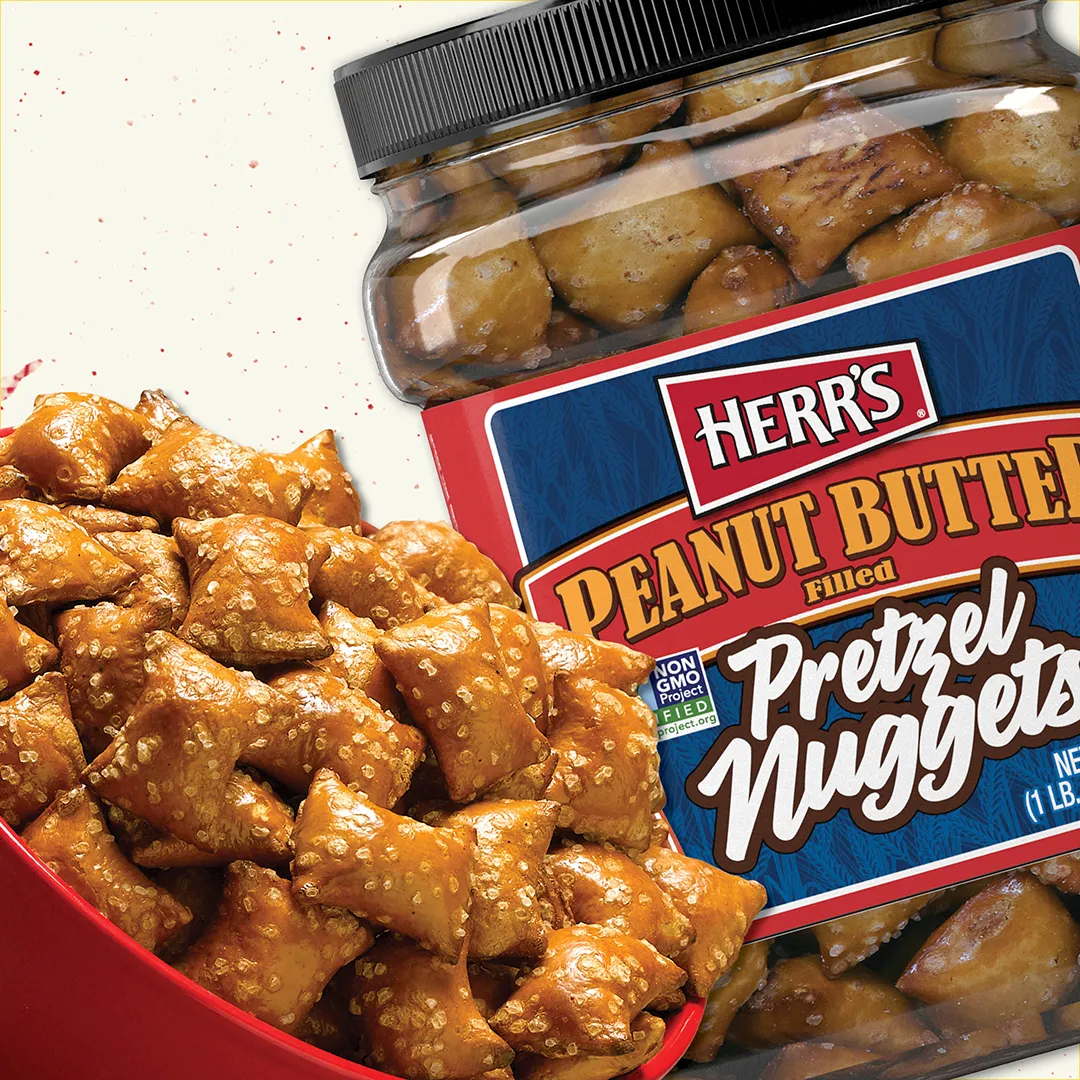 Herrs Peanut Butter Filled Pretzel Nugget Tub pretzelbitar